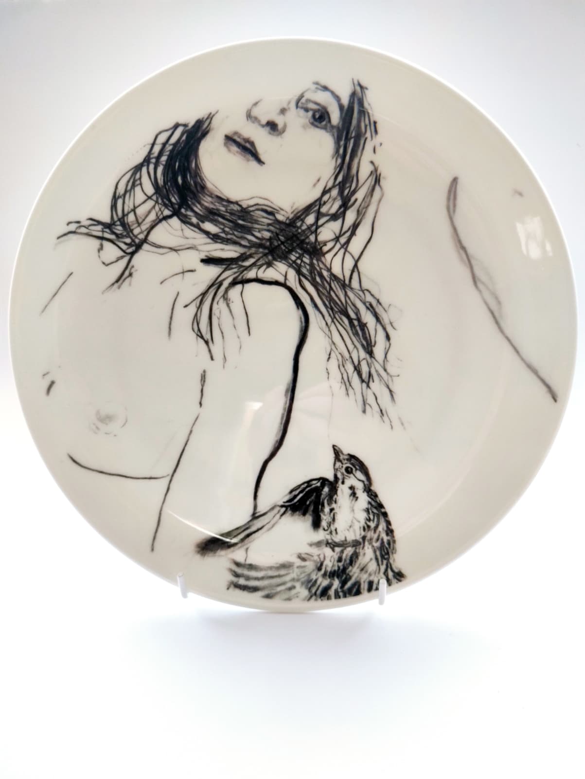 Denise Webber, Woman and sparrow, 2023