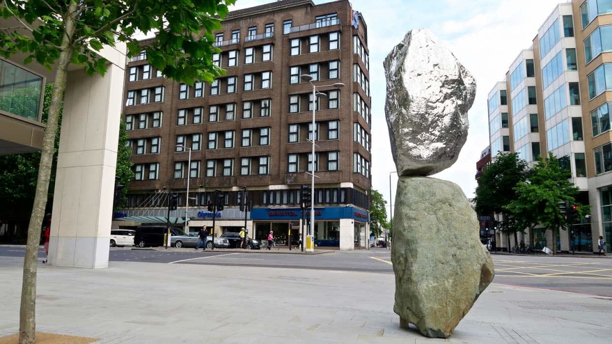Simon Hitchens, PUBLIC COMMISSION - Glorious Beauty, 2014
