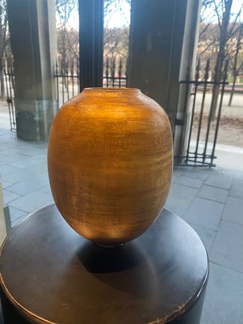 Karen SWAMI, Vase gold /02, 2022