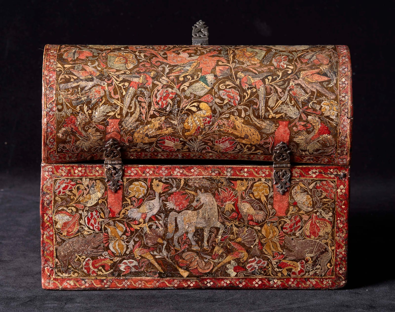 ANONYMOUS, Barniz de Pasto Chest