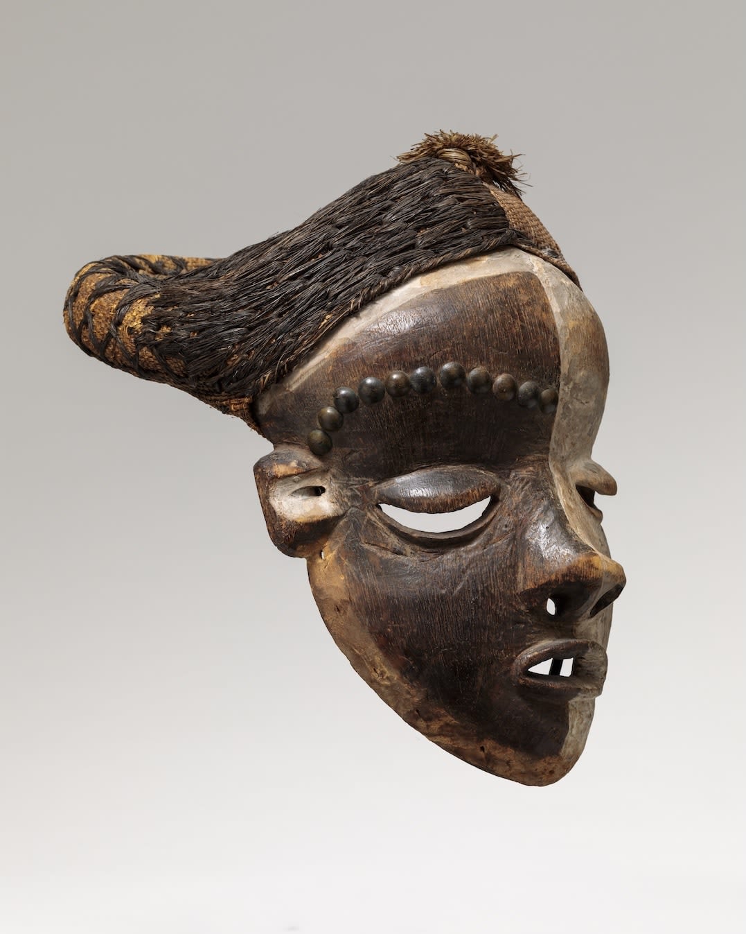 PENDE ARTIST, Mask, Democratic Republic of the Congo. Late 19th - early 20th century