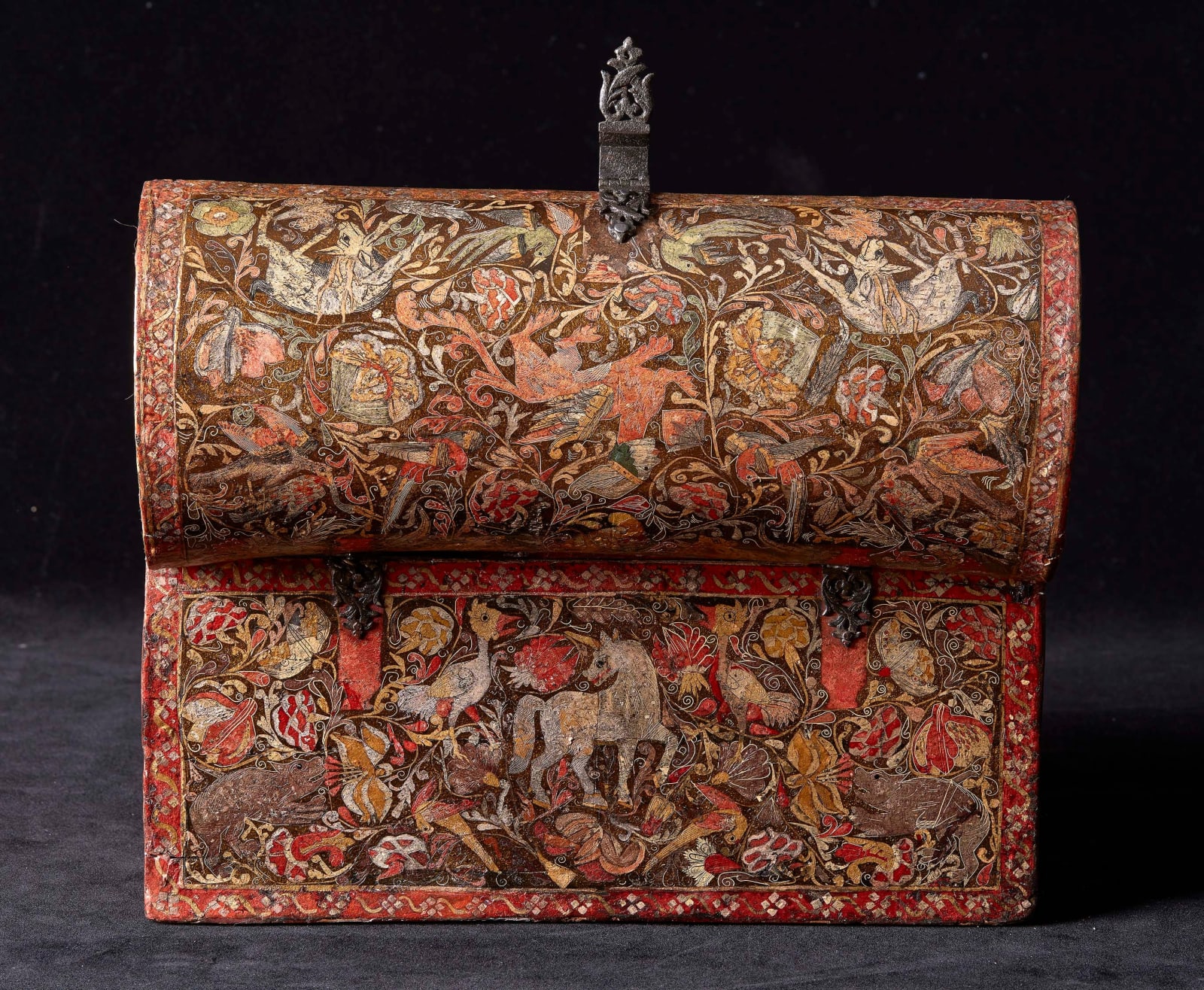 ANONYMOUS, Barniz de Pasto Chest