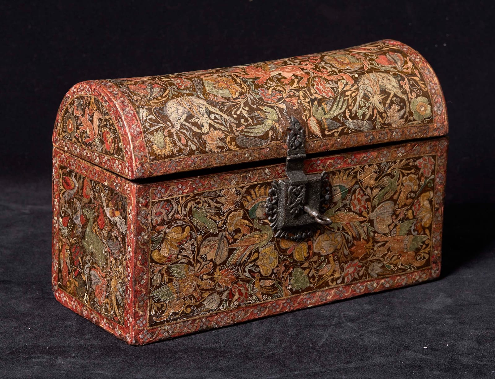 ANONYMOUS, Barniz de Pasto Chest