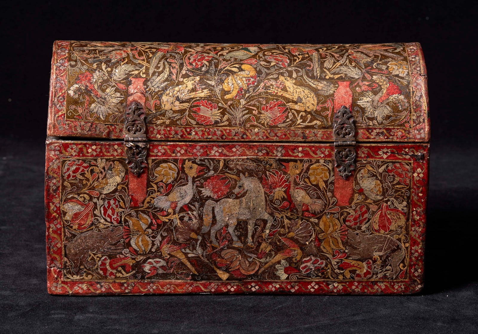 ANONYMOUS, Barniz de Pasto Chest