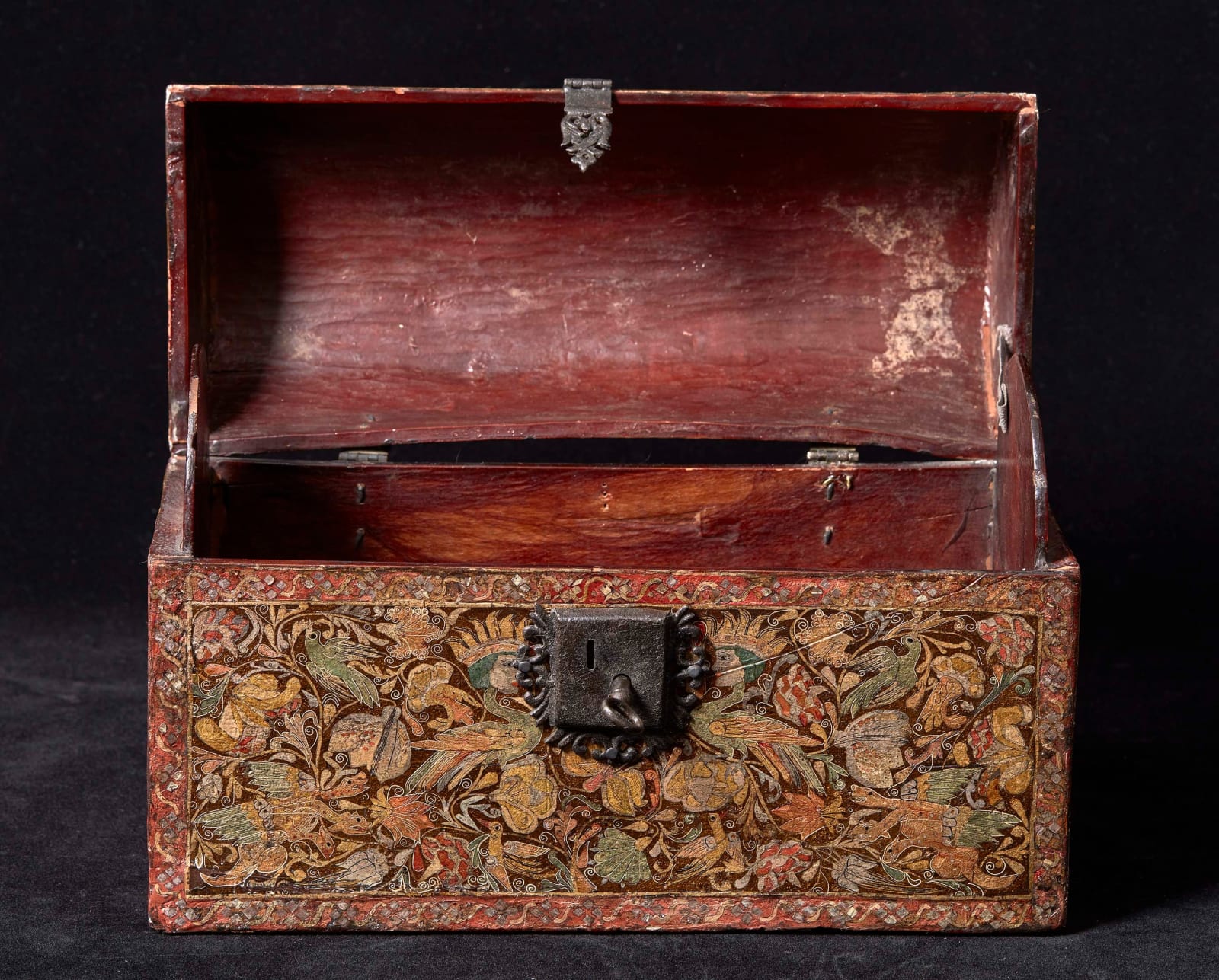 ANONYMOUS, Barniz de Pasto Chest