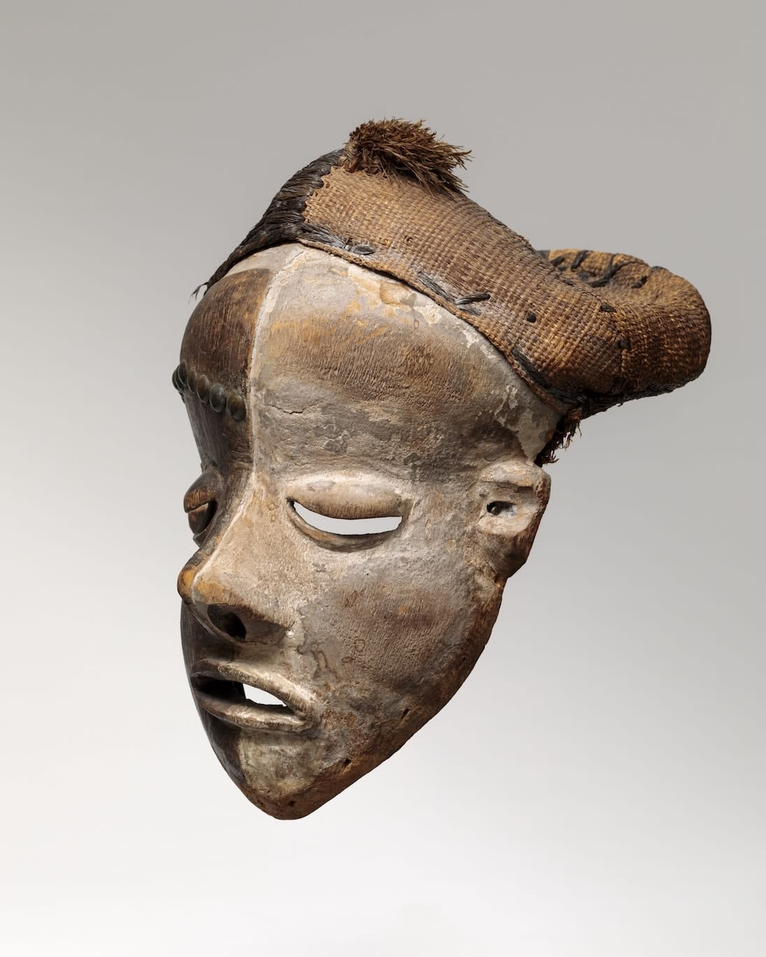 PENDE ARTIST, Mask, Democratic Republic of the Congo. Late 19th - early 20th century