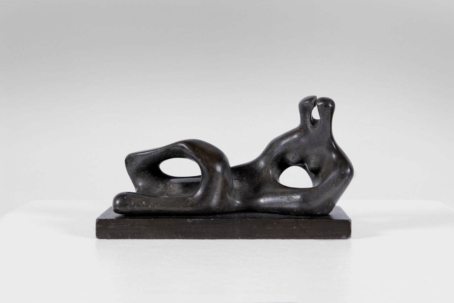 Henry Moore, Reclining Figure, 1938