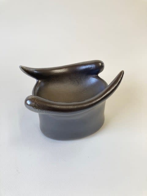 Ruth King, Small Dark Oval with Curved Spurs
