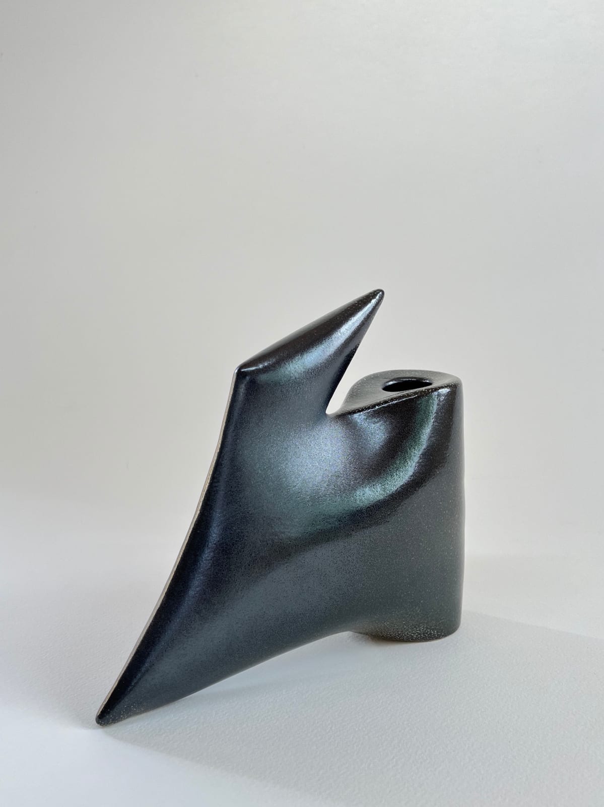 Ruth King, Angled Hybrid