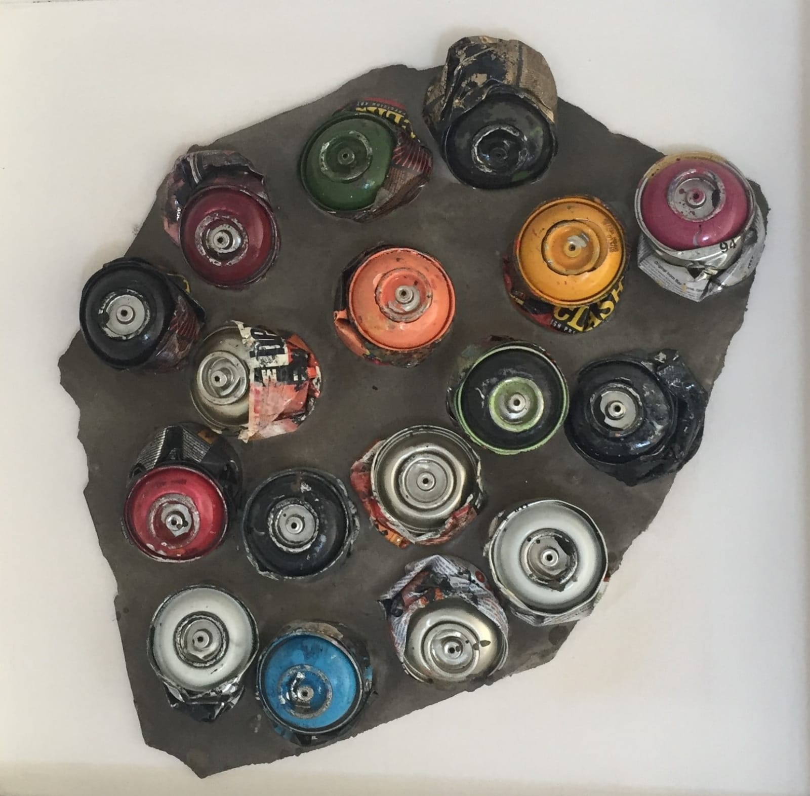 Omar Hassan, Spray in the street, 2014