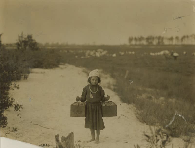 Lewis Hine, Brown Mills, N.J. #1123, September, 1910
