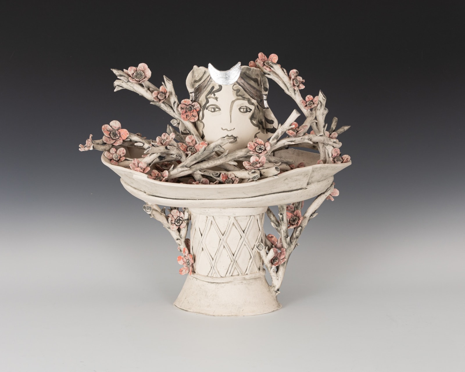 Josie Jurczenia, Artemis Vase, 2024
