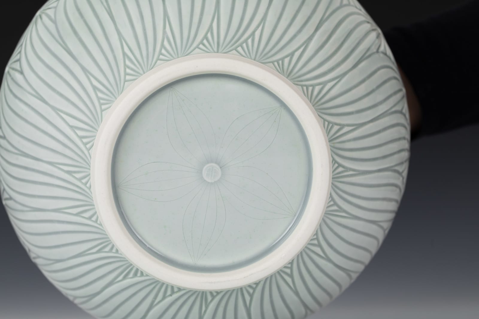 Adam Field, Small Covered Porcelain Jar
