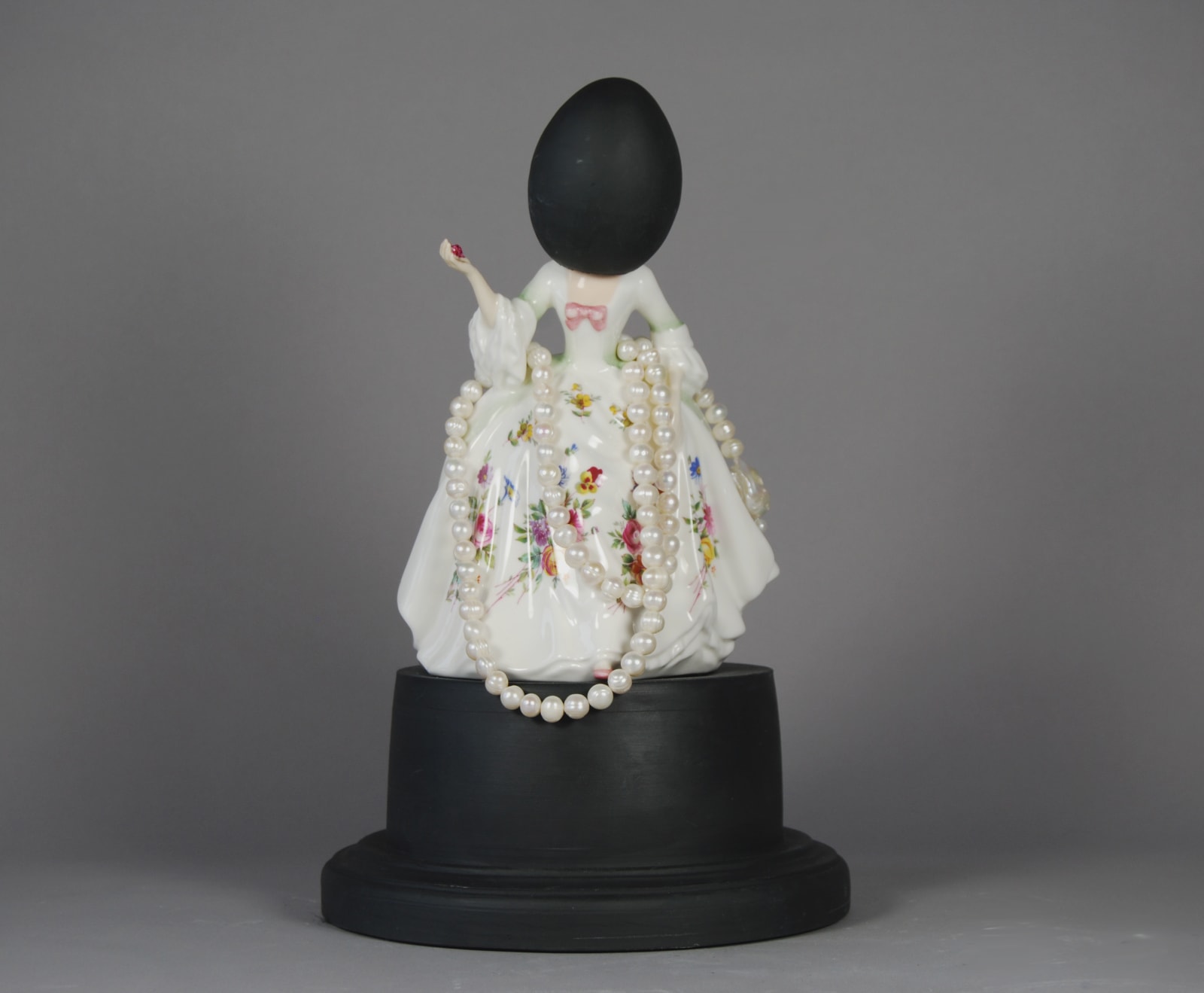 Matt Smith (British), Woman on Circular Plinth, 2022