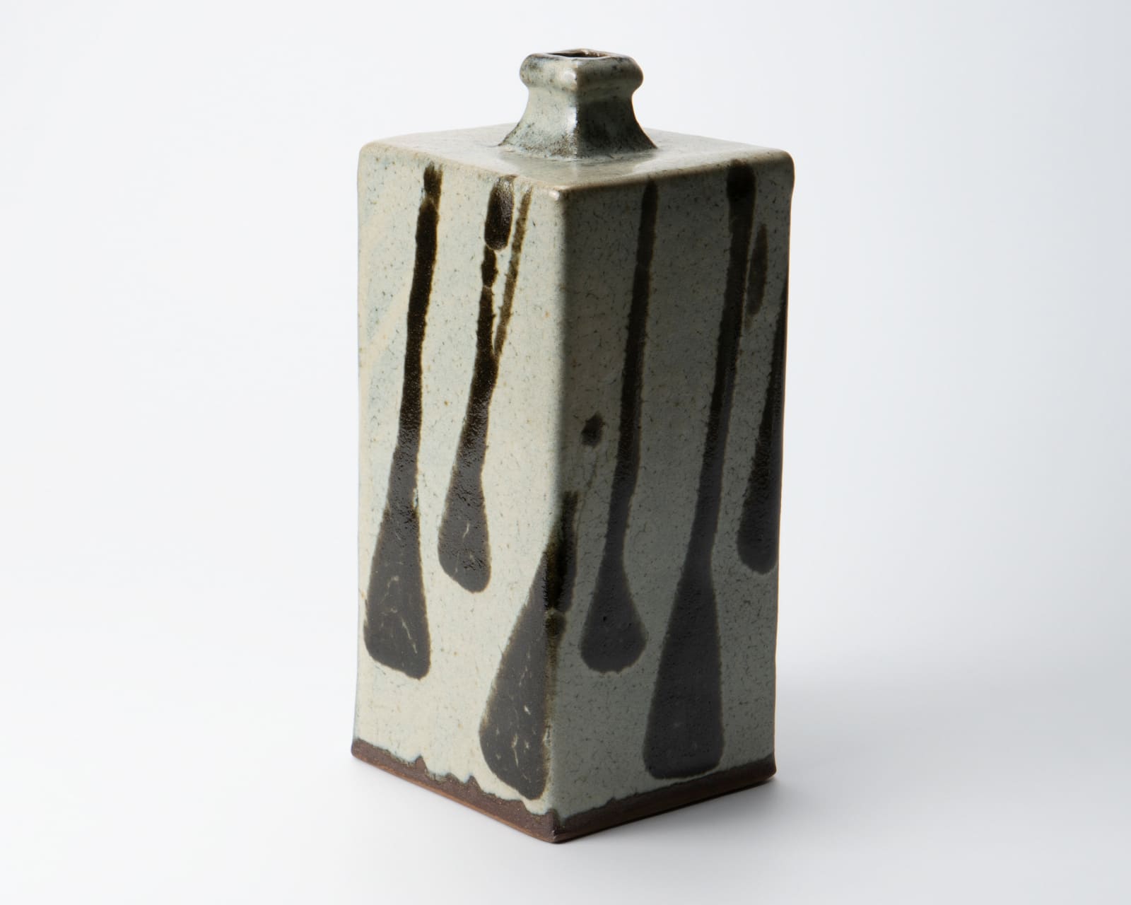Hamada Shoji 濱田庄司, White-glazed square bottle with black drip