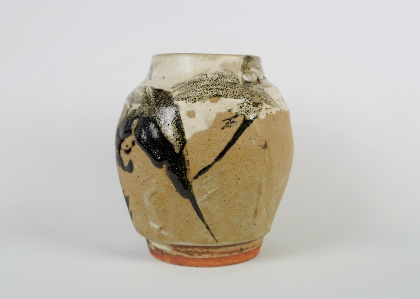 Murata Gen 村田 元, Faceted Jar, Iron on Rice Husk Glaze 糠白釉黒文面取壺