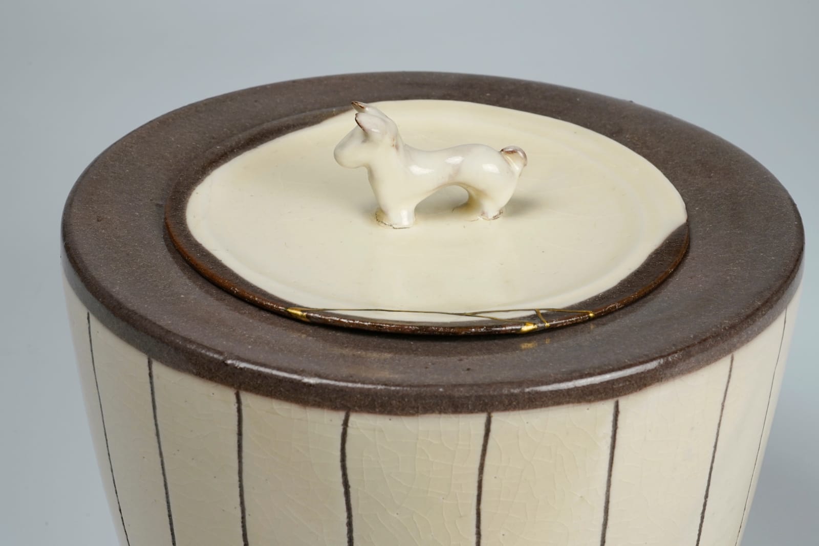 Hara Kiyoshi 原 清, Water jar with lines on white slip 白掻落線文水指