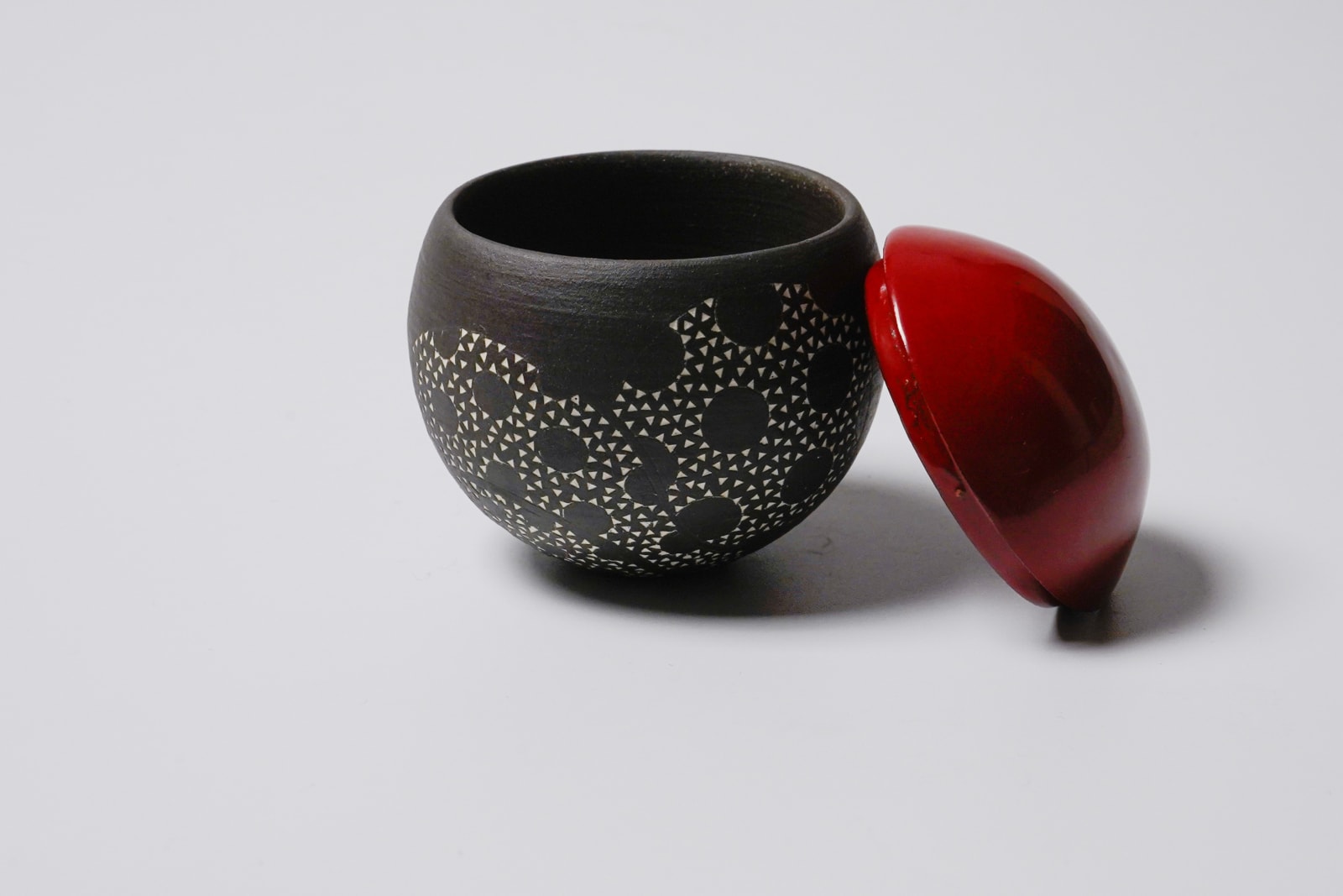 KITAMURA Junko 北村純子, Small Container with Lacquer No.2 盒子