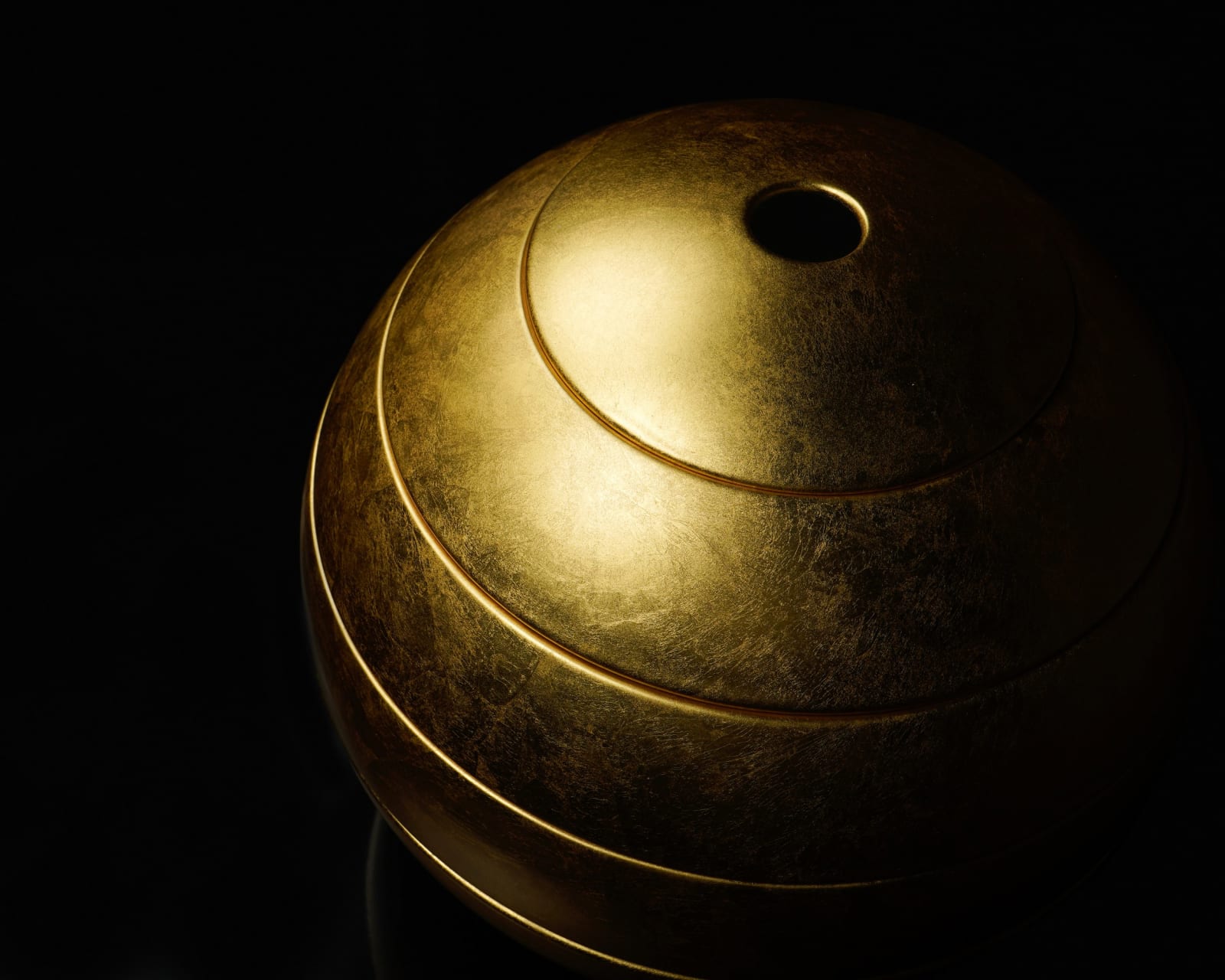Terauchi Shinji 寺内信二, Five-tiered moon shaped bowl with gold leaf 内白本金箔 珠型五段重, 2024
