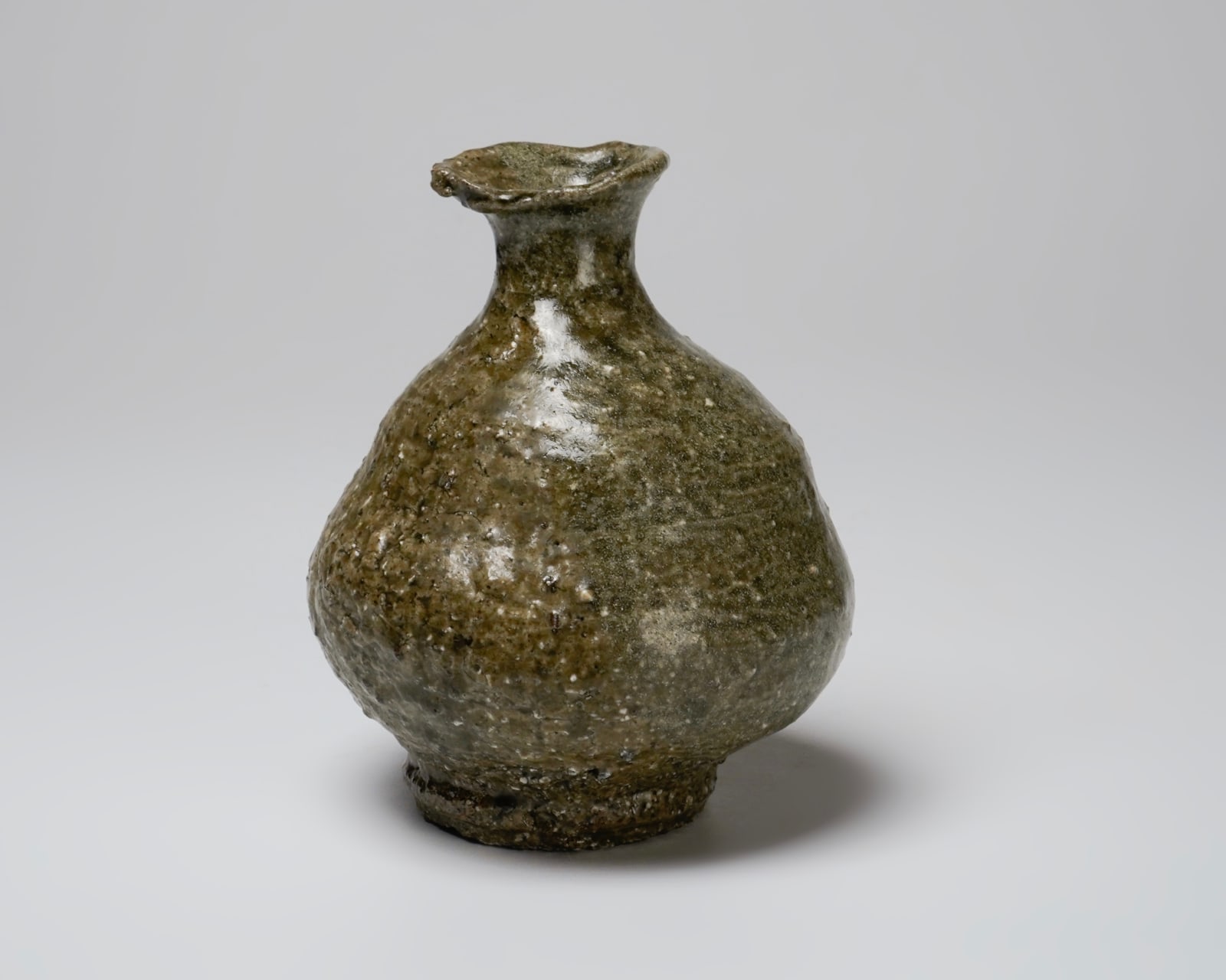 Ikenishi Go 池西剛, Irabo Glazed Sake Bottle 伊羅保徳利