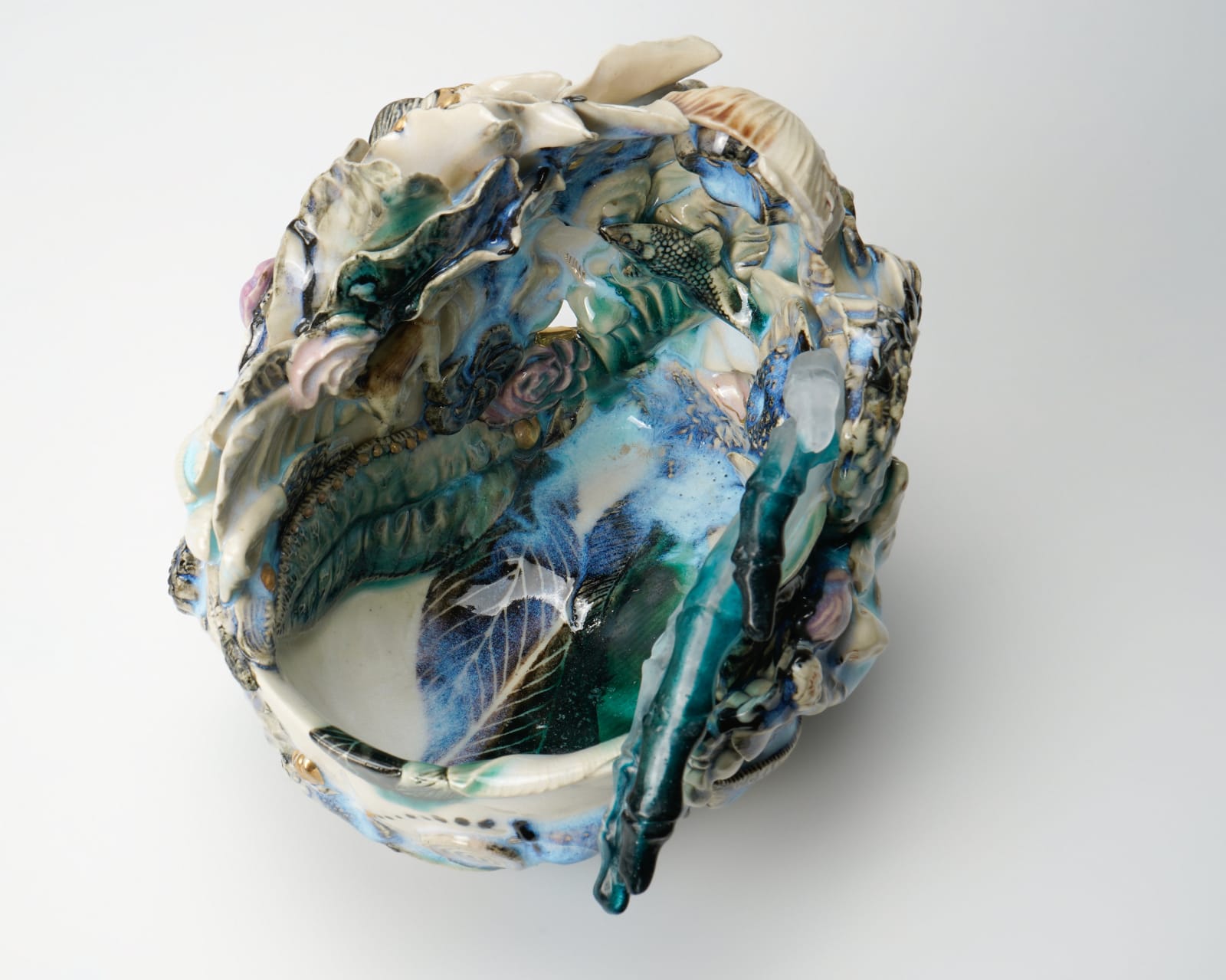 Oishi Sayaka 大石早矢香, Crowned skull bowl "Memento mori" メメントモリ花冠盌, 2024