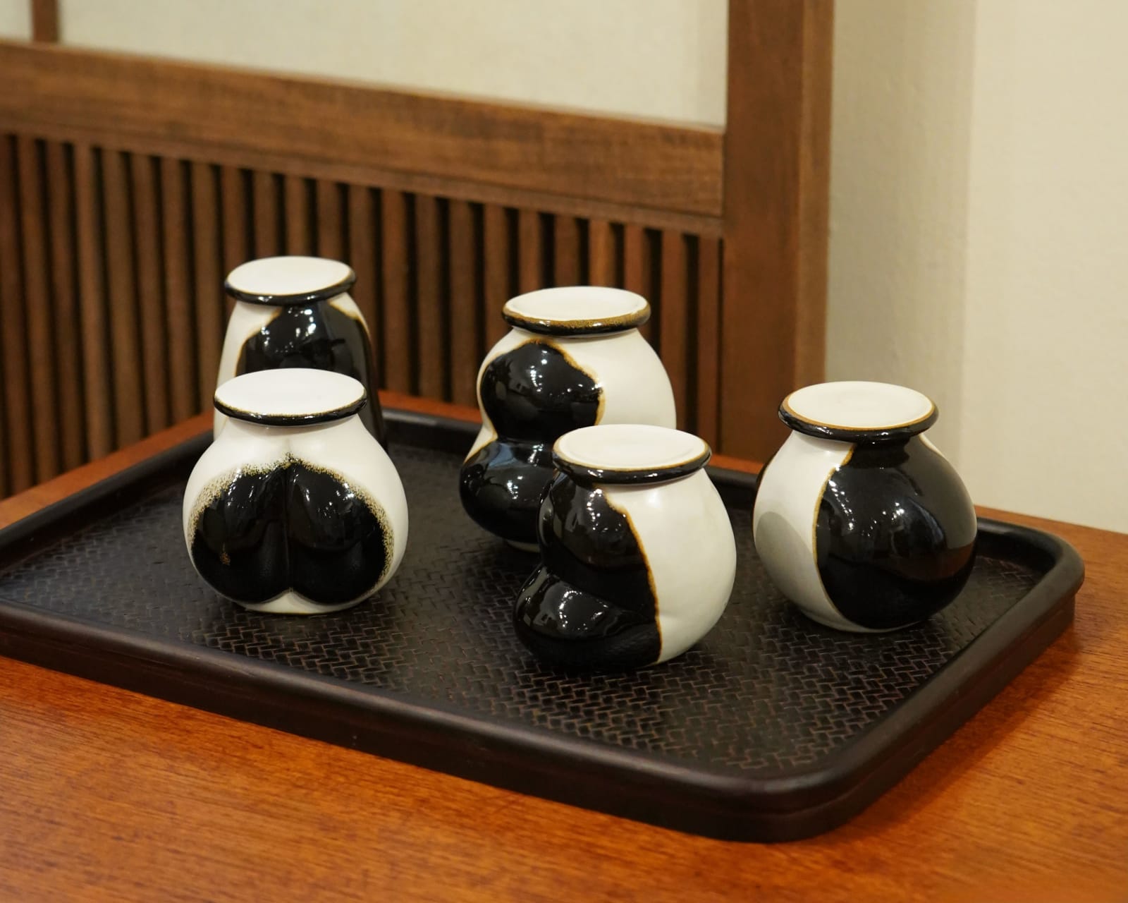 Yanagihara Mutsuo 柳原睦夫, "Eggplant" (tea caddy with white glaze) 白釉蓋器, 2010-2013