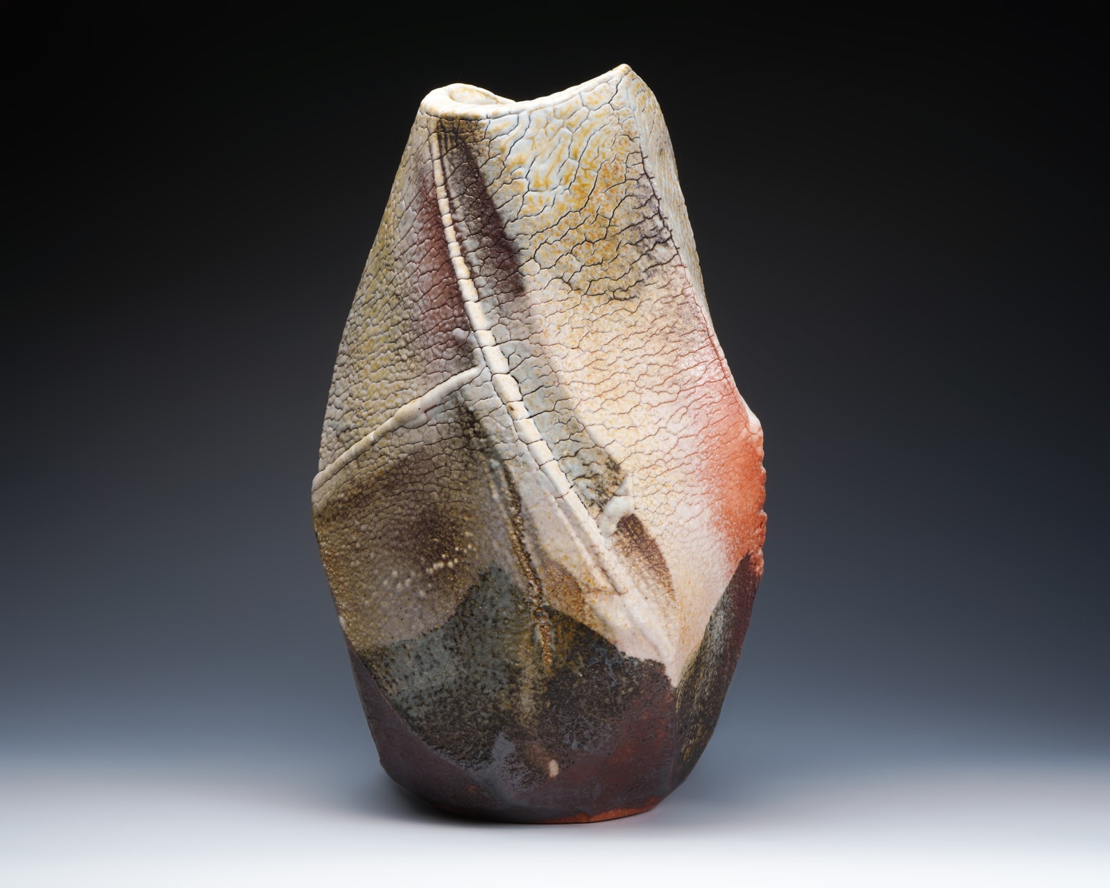 Hayashi Shotaro 林正太郎, Manyo flower vessel with impressions of a mountain scene, 2023