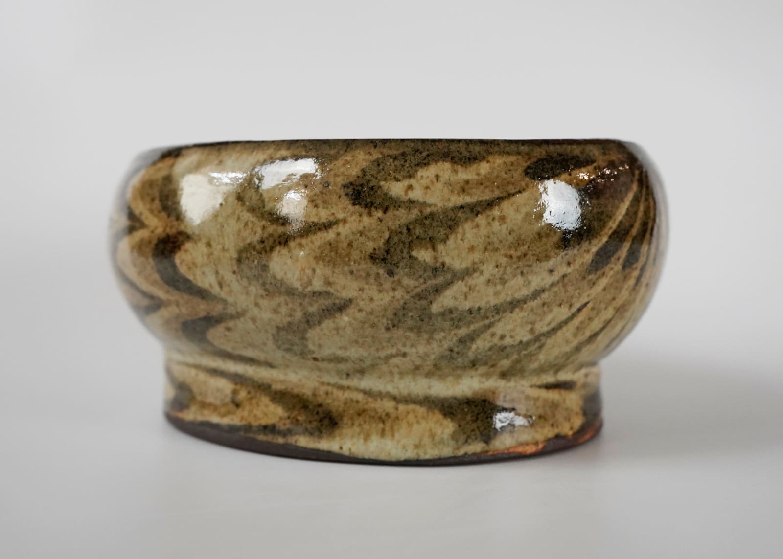 Ueda Tsuneji 上田恒次, Neriage bowl 俵鉢 練上鶉手