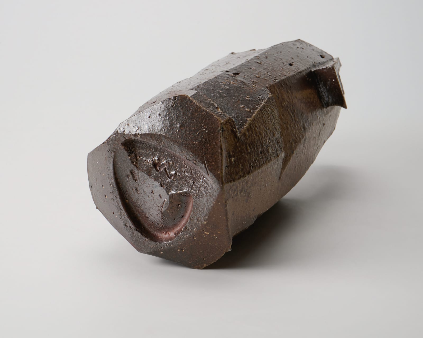 Kakurezaki Ryuichi 隠崎隆一, Bizen flower vessel