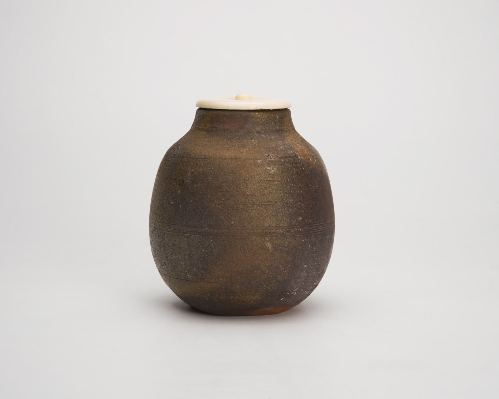 Fujiwara Yu 藤原雄, Bizen tea caddy