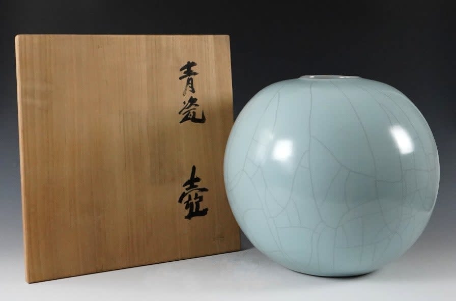 SUZUKI Sansei 鈴木三成, Celadon Jar 青瓷壺 | Dai Ichi Arts