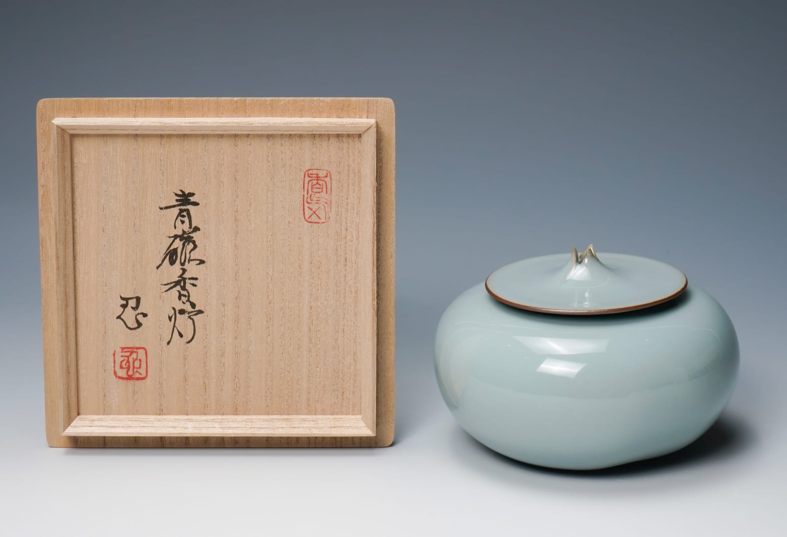 Kawase Shinobu 川瀬 忍, Celadon Incense Burner 青磁香炉