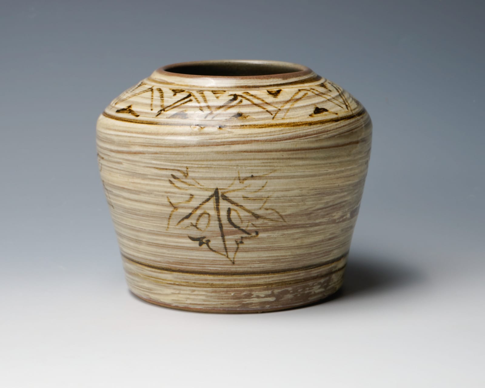 Tomimoto Kenkichi 富本憲吉, Hakeme jar with a pattern of wild berry on brushed slip and brown iron oxide, 1930