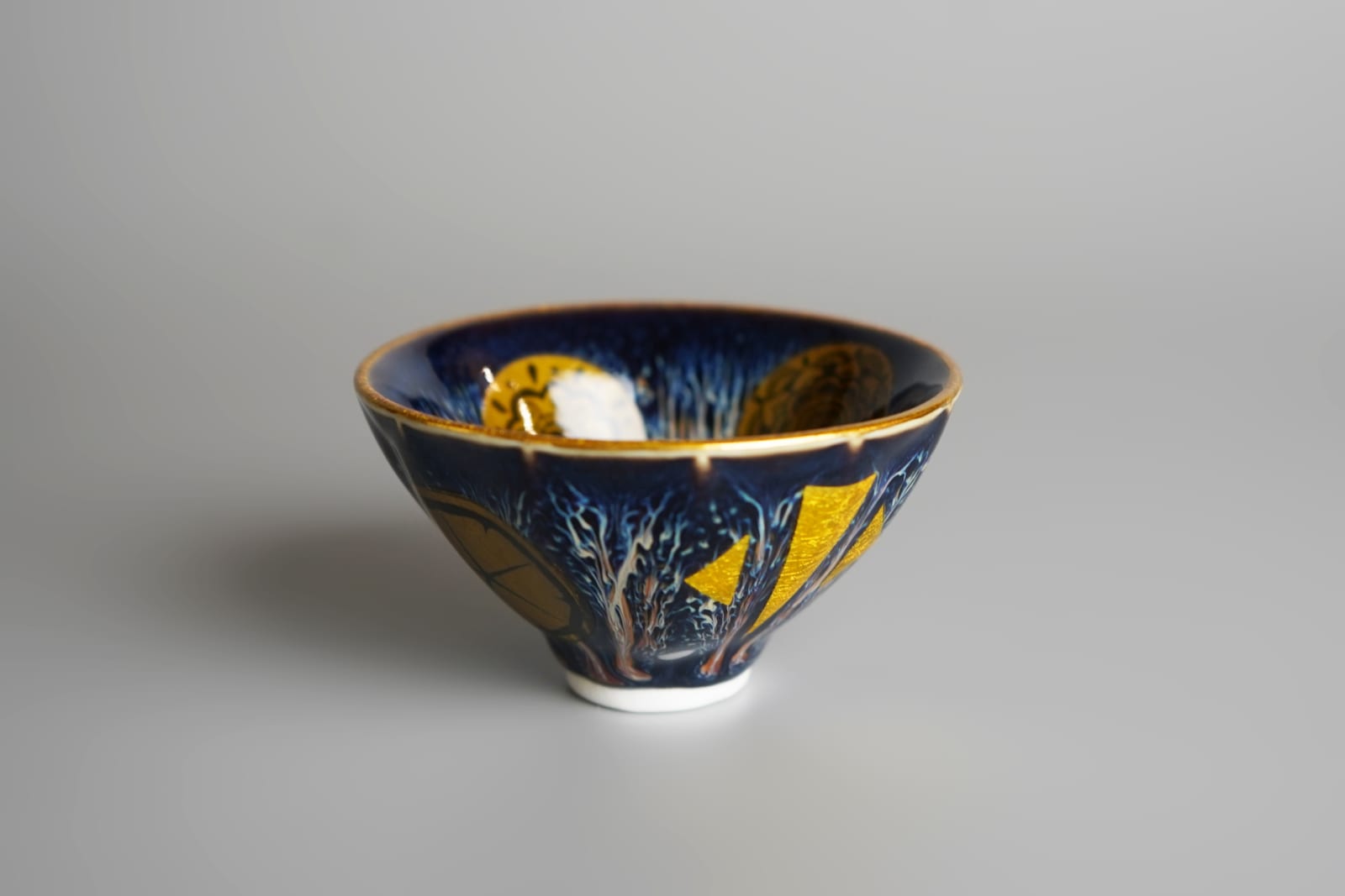 Suzuki Hideaki 鈴木秀昭, Tenmoku Cosmic Cup 色絵金彩天目cosmic杯, 2021