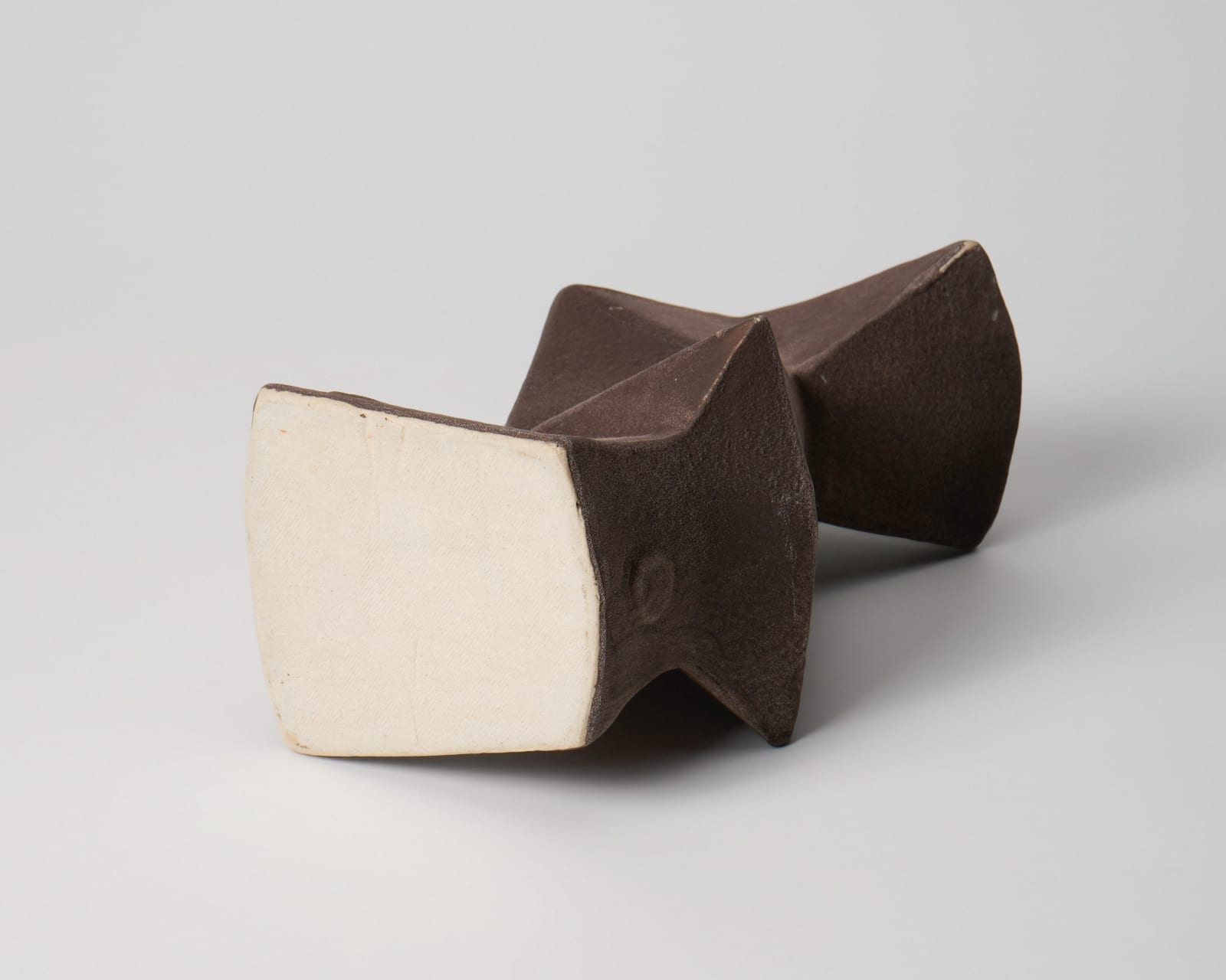 Koinuma Michio 肥沼美智雄, Geometric sculptural jar