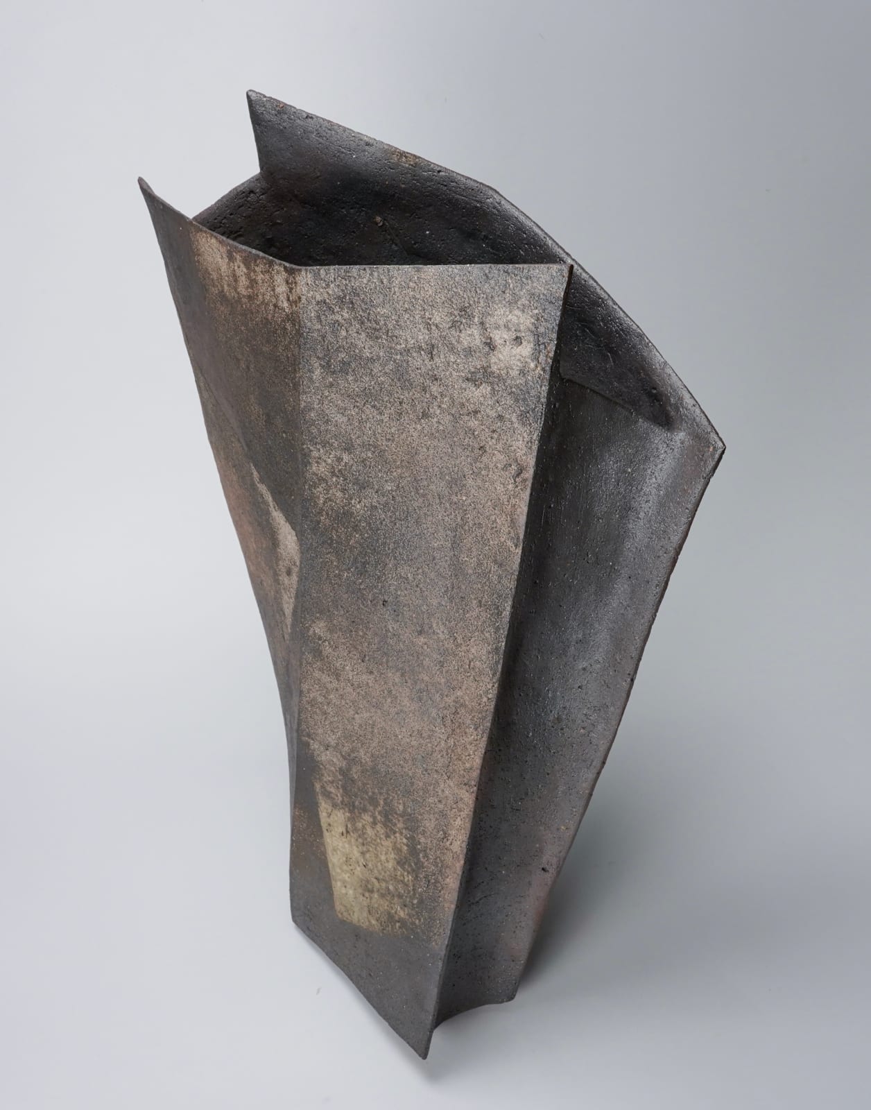 Shimizu Keiichi 清水圭一, Tanba Flower Vessel 丹波花器, 2021