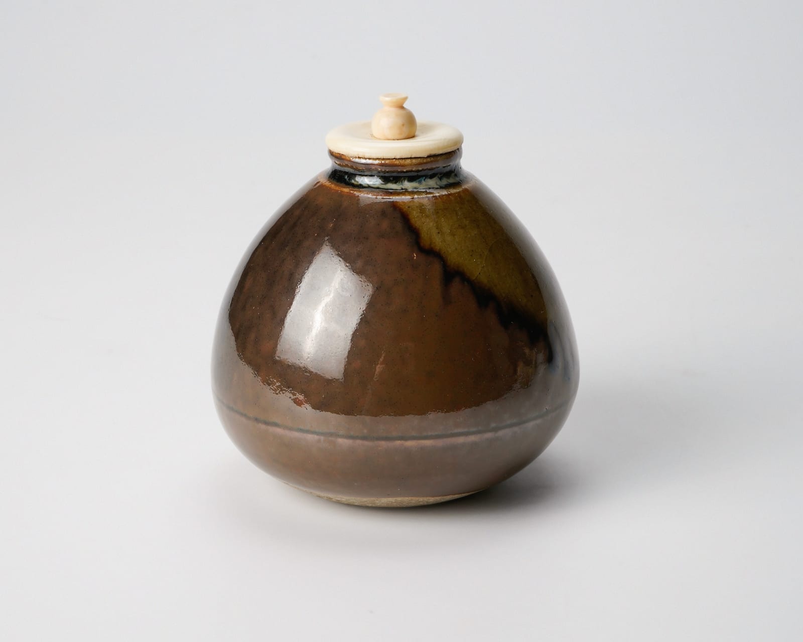 Kagero-en tea caddy, zezeware