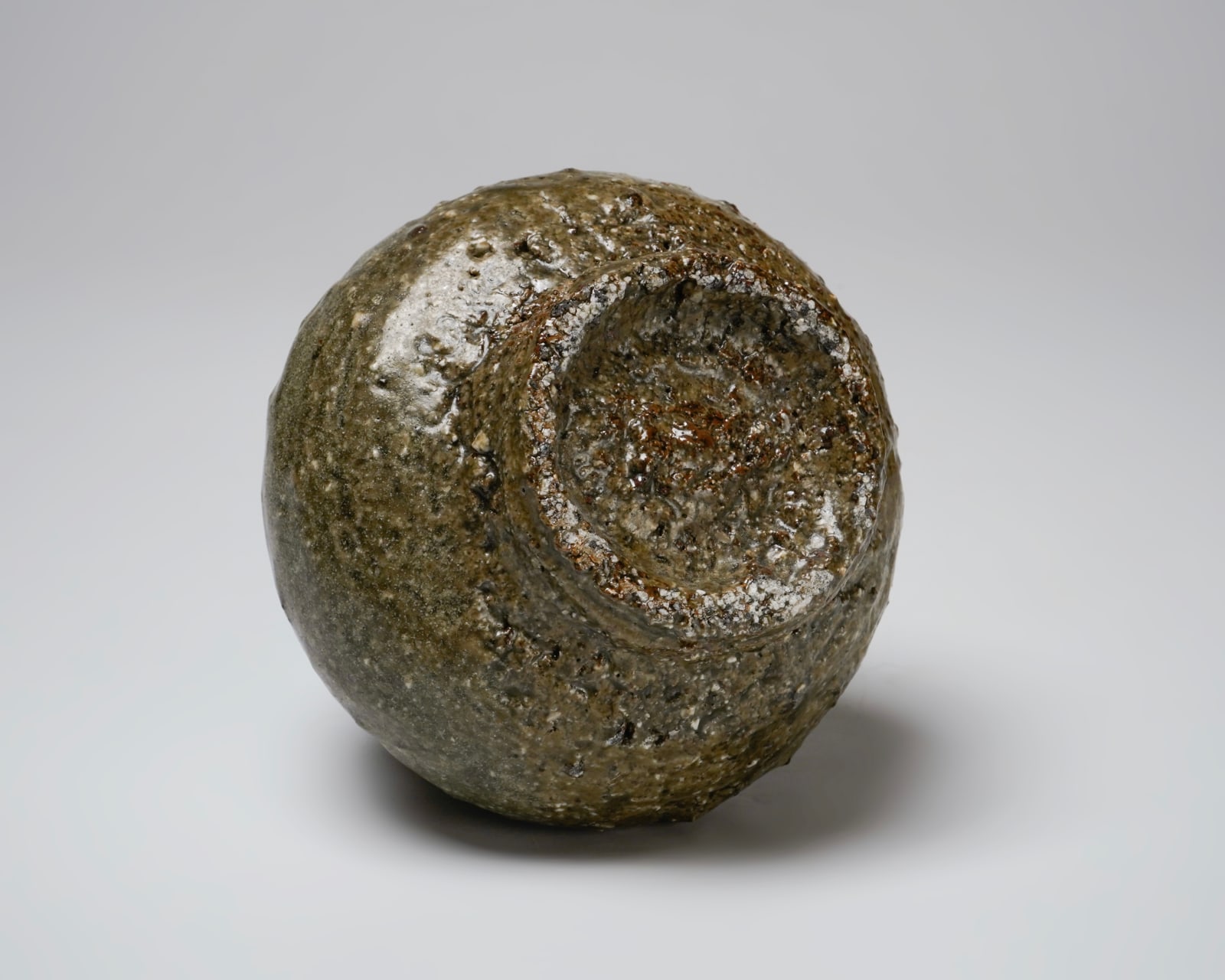 Ikenishi Go 池西剛, Irabo Glazed Sake Bottle 伊羅保徳利