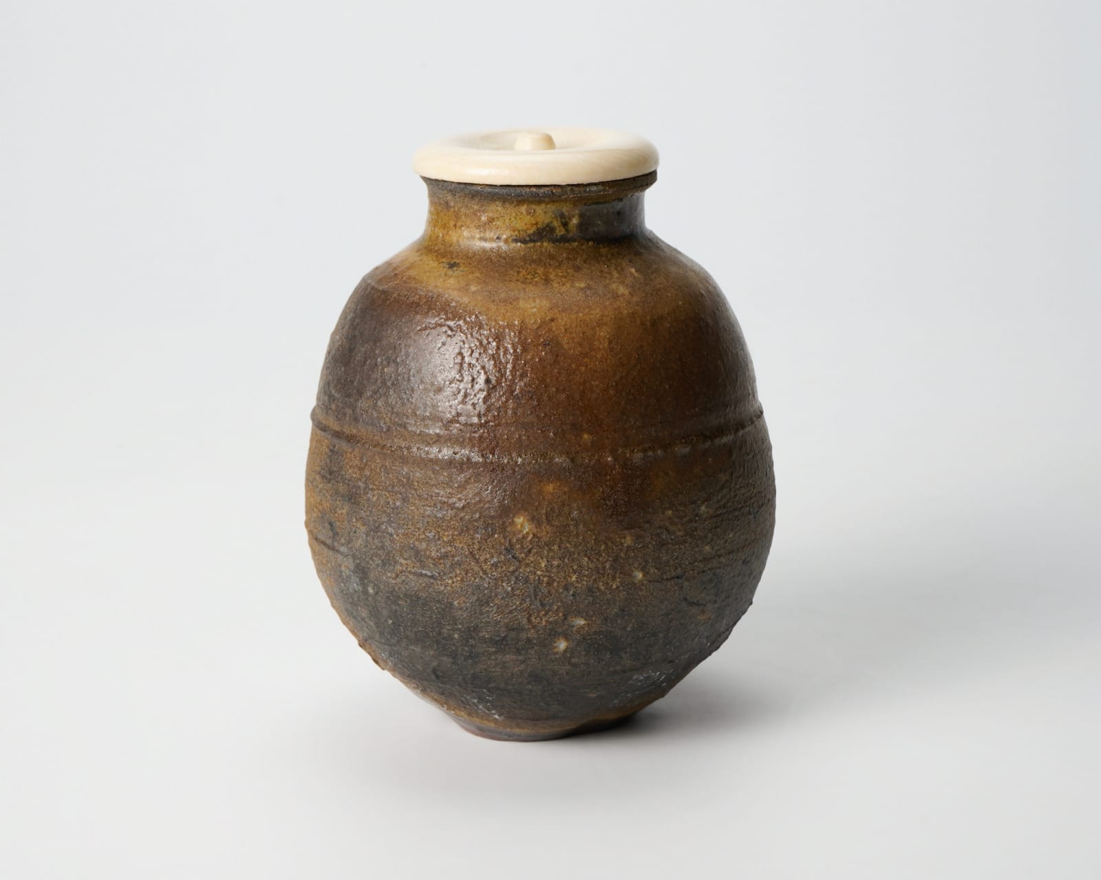 Fujiwara Yu 藤原雄, Bizen tea caddy