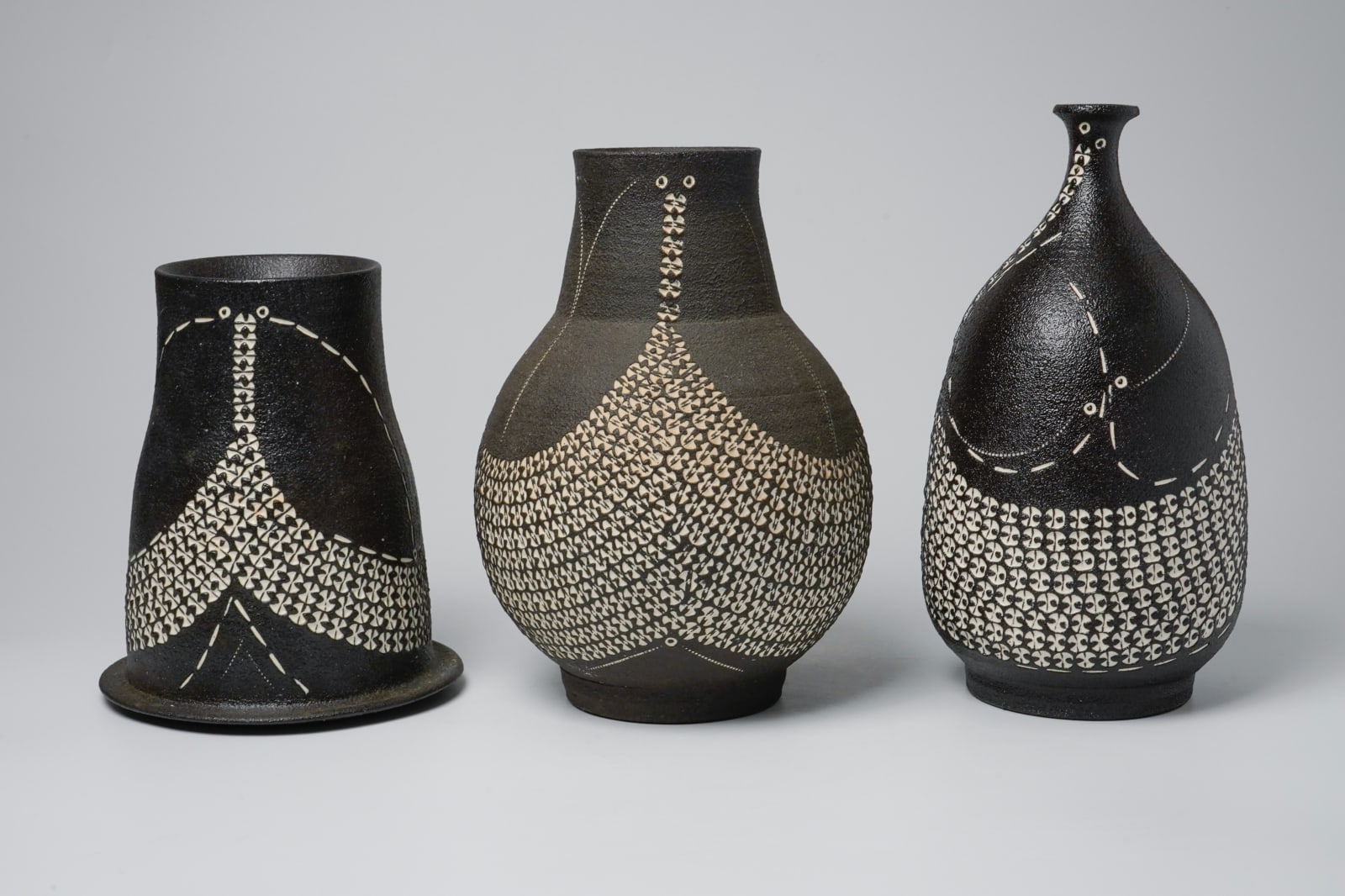 Kondo Yutaka 近藤豊, Flower Vase with Slip Stencil