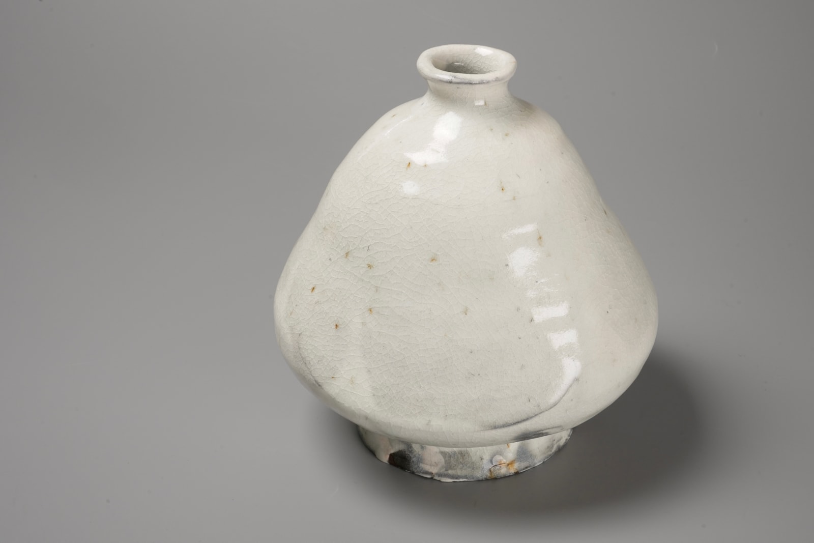 Kondo Seiko 近藤 精宏, Kohiki Jar with Transparent Glaze 粉引扁壺