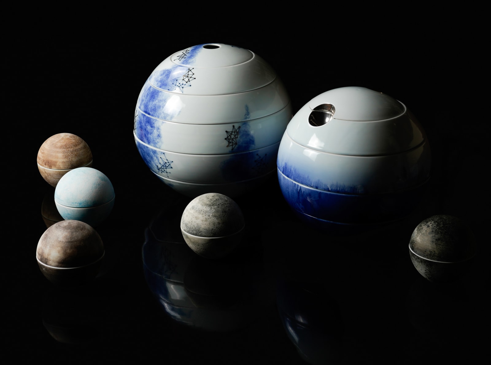 Terauchi Shinji 寺内信二, Four-tiered spherical box, Landscape at Moonlit night 月夜山水 珠型四段重, 2024
