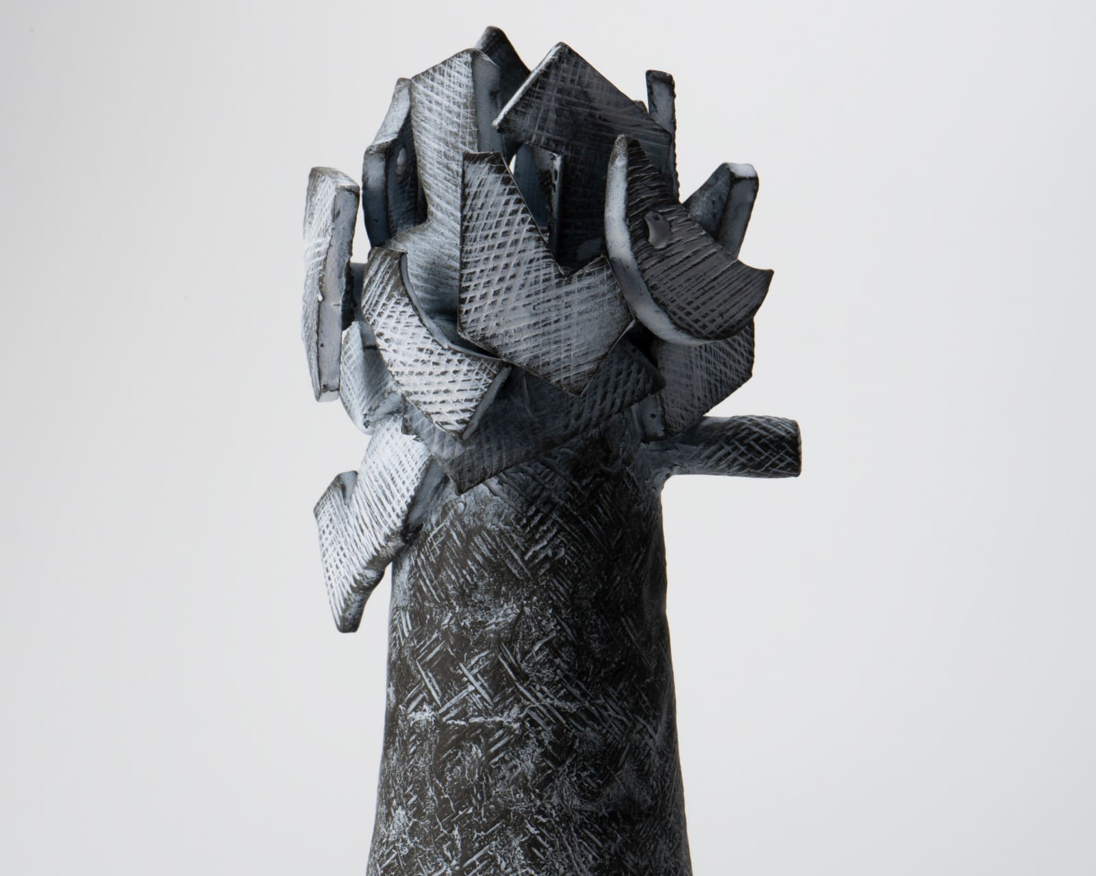 Yasuhara Kimei 安原喜明, Flower Vase with Matte Black Glaze and Linear Engraving 炻器線彫文花挿, Circa 1961