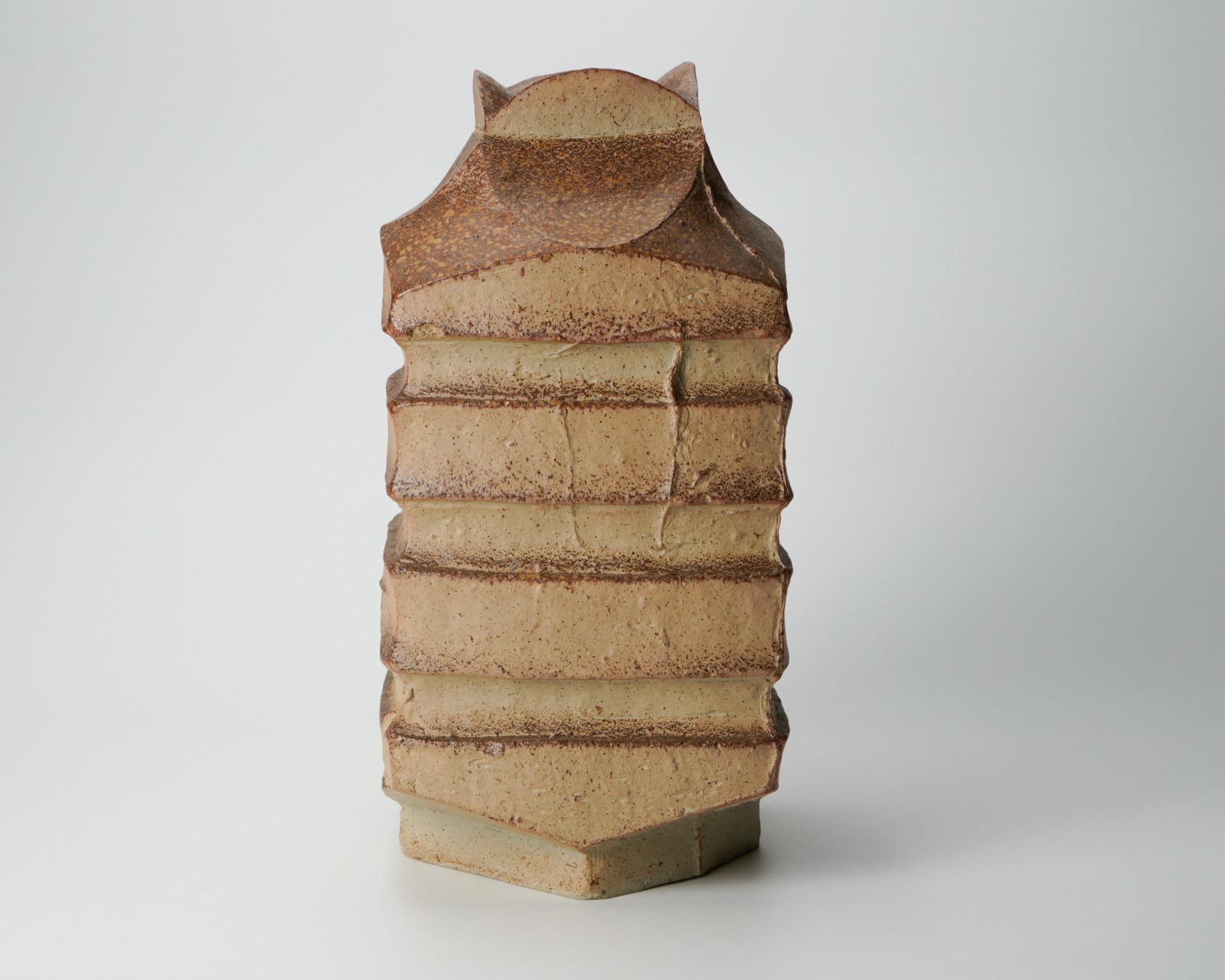 Mori Togaku 森 陶岳, Faceted Bizen jar, 1990
