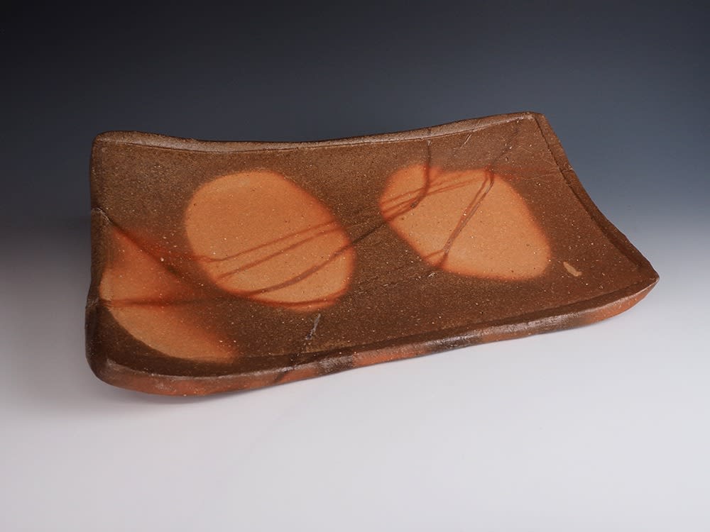 Isezaki Jun 伊勢崎淳, Bizen Rectangular platter with Botamochi 