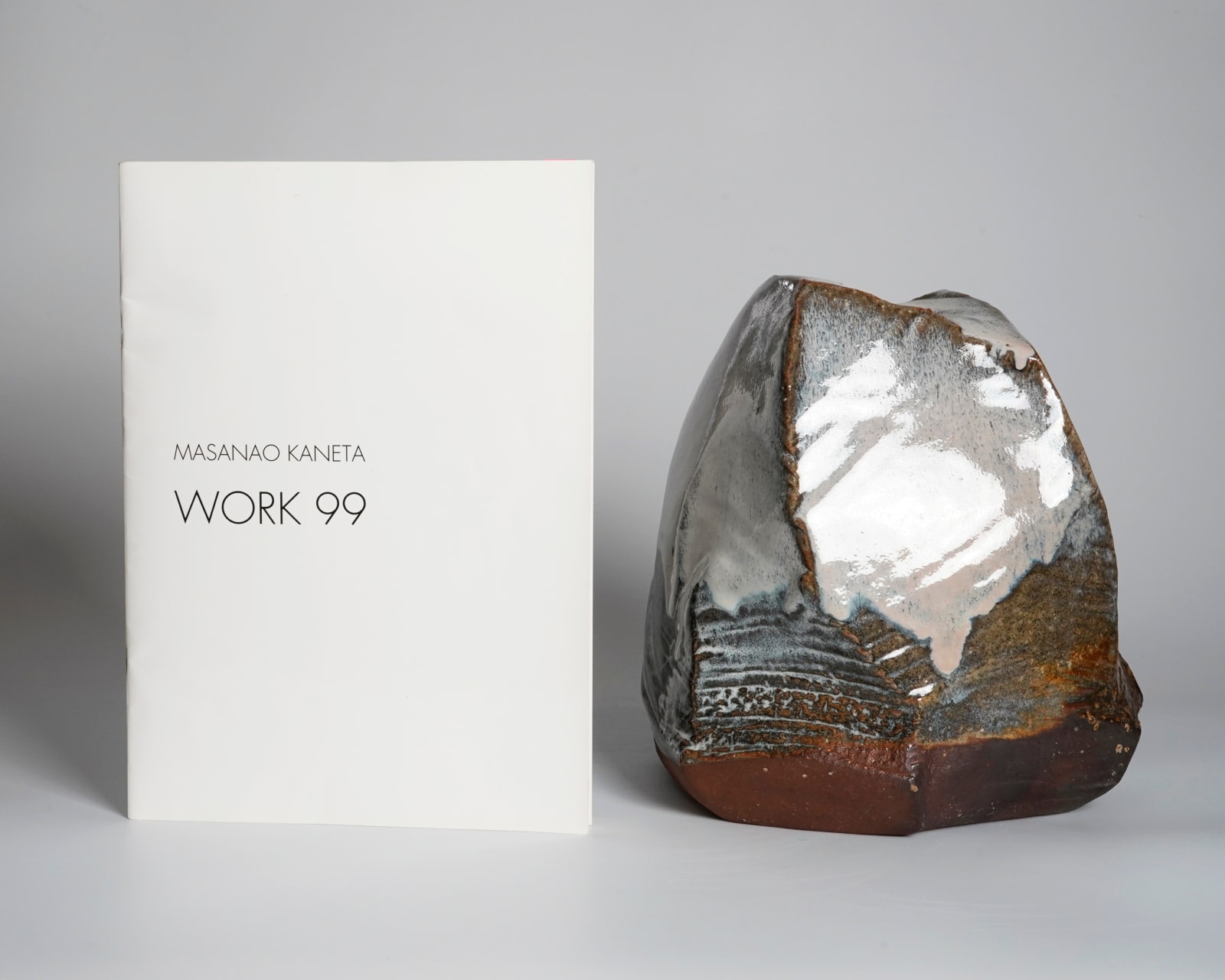 Kaneta Masanao VIII 八代 兼田昌尚, Hagi Glazed Flower Vessel 萩刳貫花器, 1999