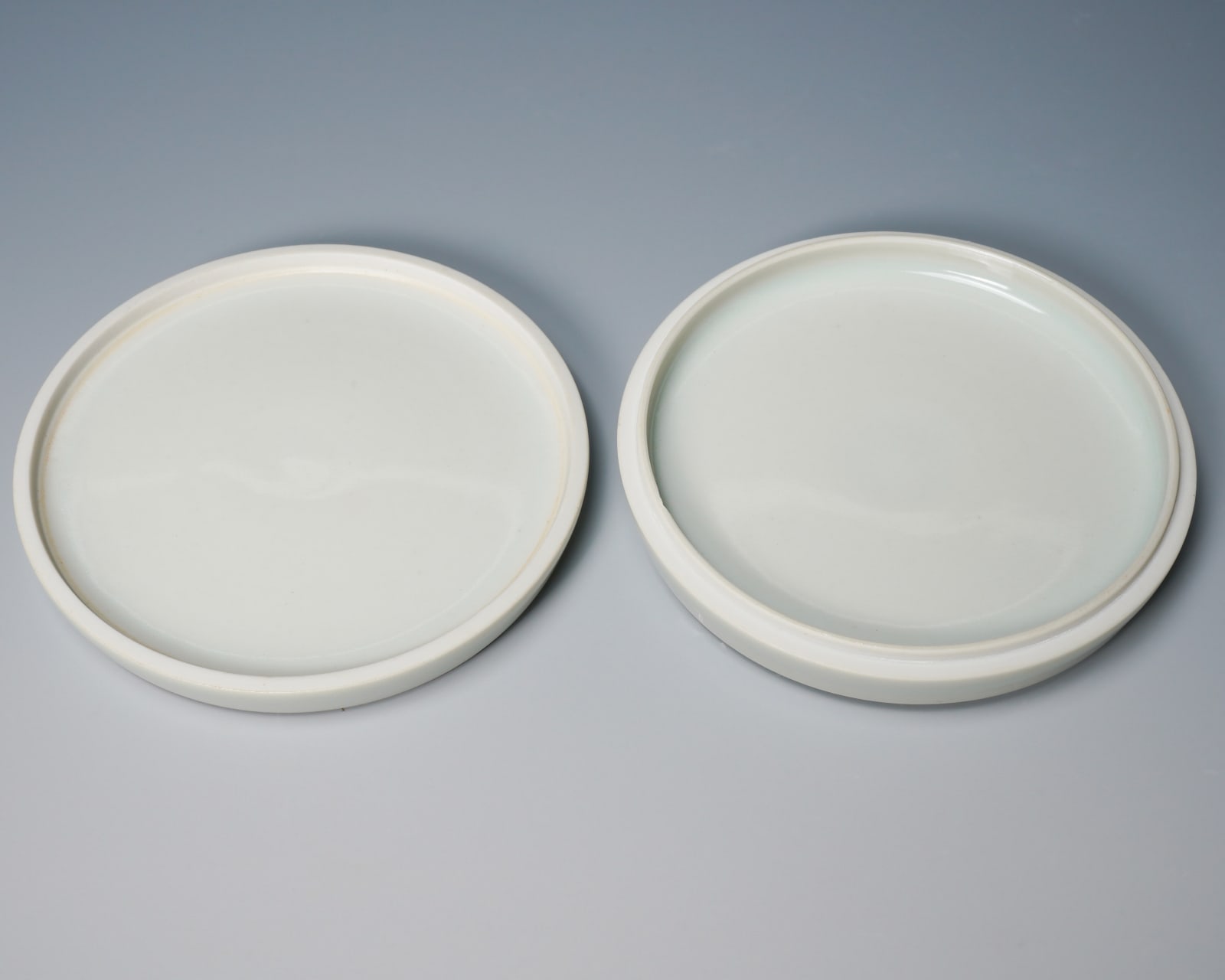 KUSUBE Yaichi 楠部彌弌, White porcelain stamp pad holder 白磁 肉池