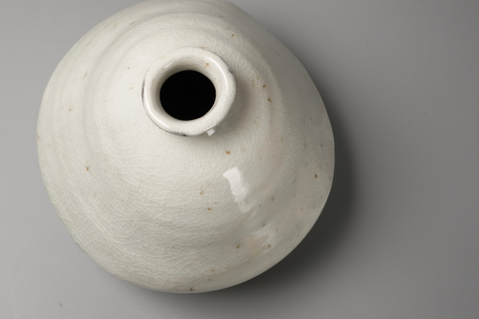 Kondo Seiko 近藤 精宏, Kohiki Jar with Transparent Glaze 粉引扁壺