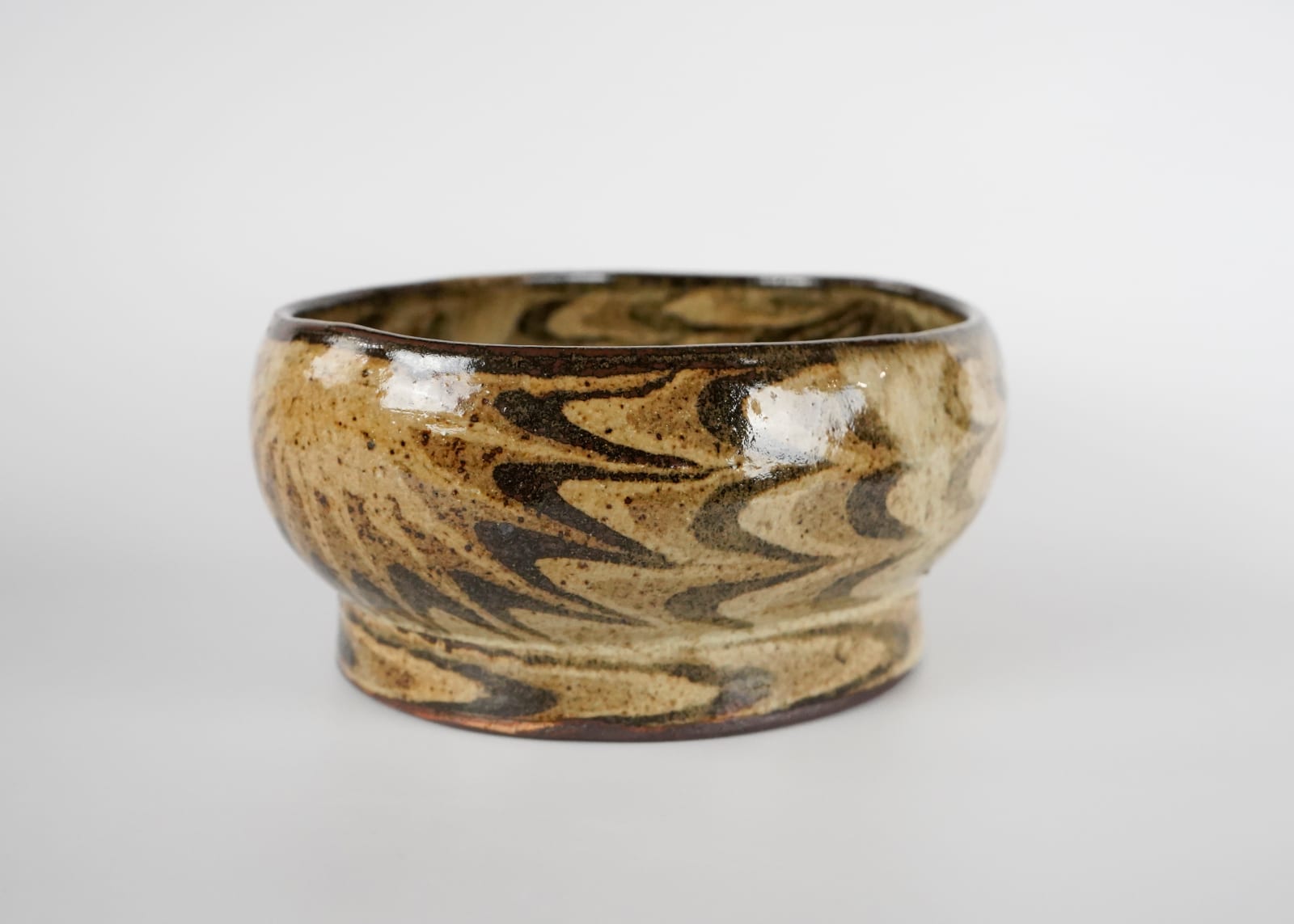 Ueda Tsuneji 上田恒次, Neriage bowl 俵鉢 練上鶉手