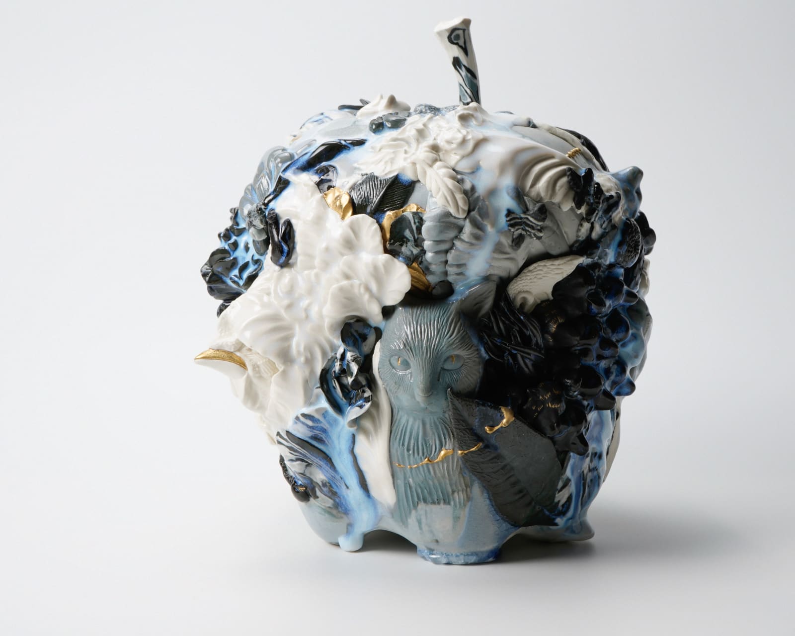 Oishi Sayaka 大石早矢香, Sensitive apple -black and white-, 2024